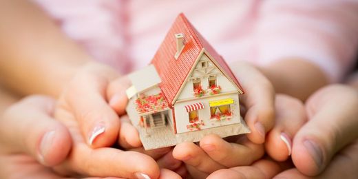 Miniatur Haus Hände Familie