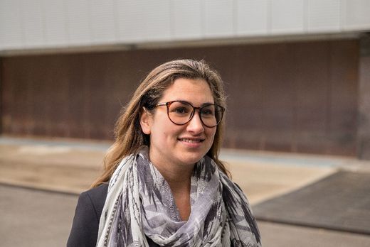 Frau mit Brille