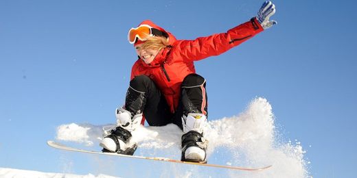 snowboard winter sport helm frau