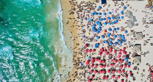 Menschenmenge am Strand