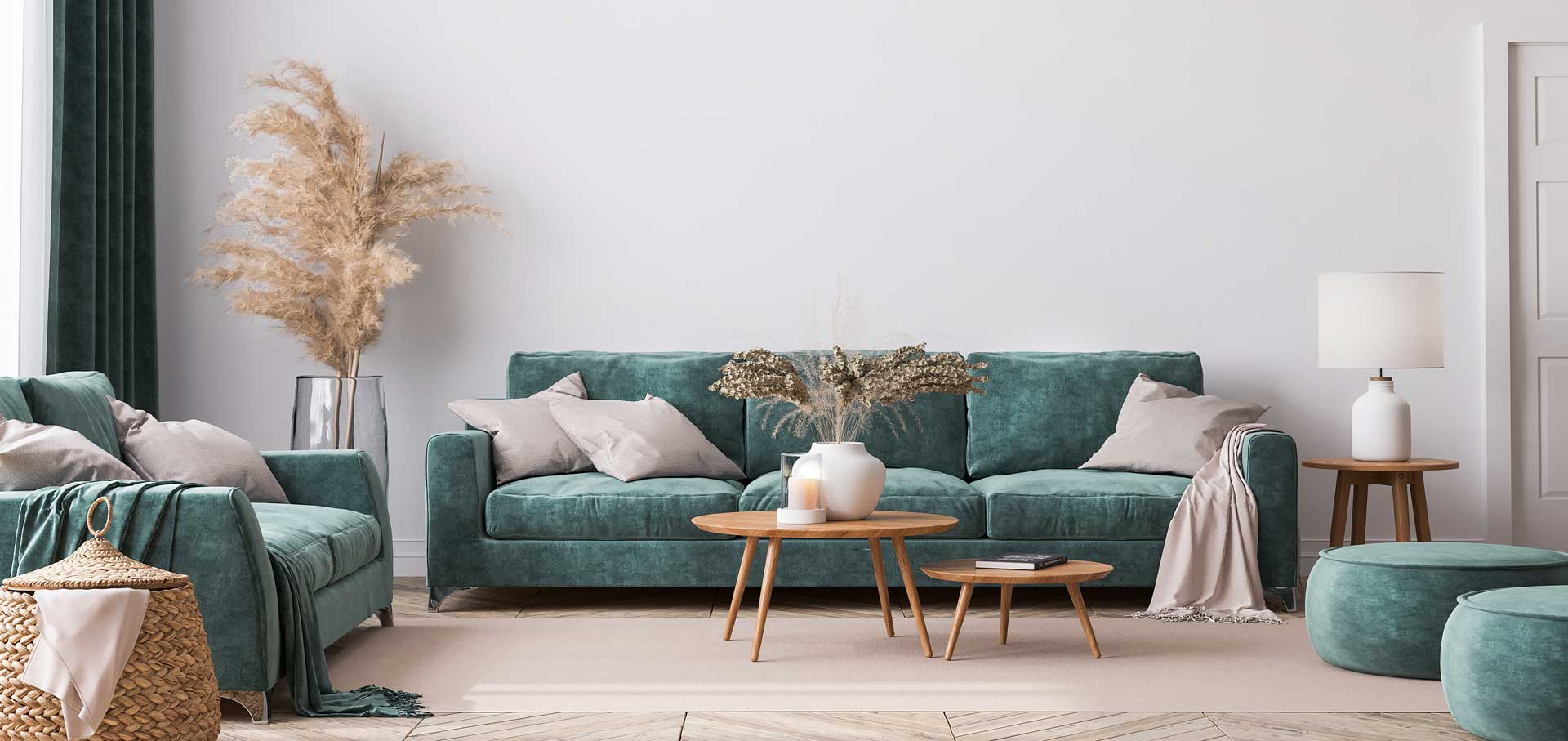 Wohnzimmer mit grüner Couch